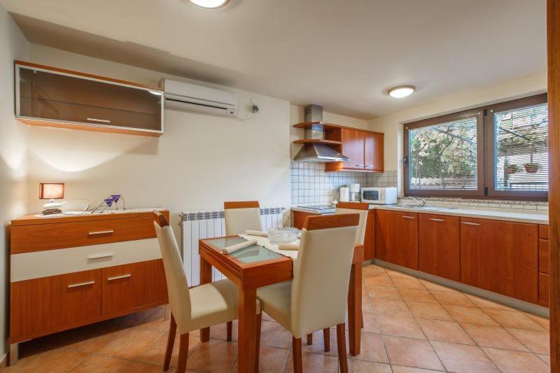 Apartmani Gilda Врсар Екстер'єр фото